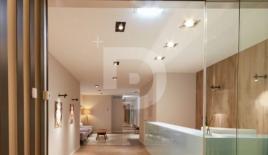 Коммерческая недвижимость за 780 000 евро в Эйшампле, Испания