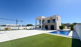 Вилла за 2 500 евро за месяц в Сан-Фульхенсио, Испания