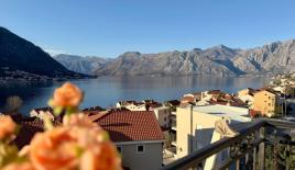 Квартира за 378 000 евро в Доброте, Черногория