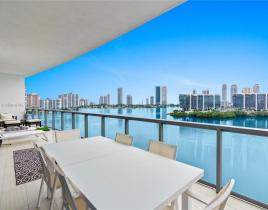 Пентхаус за 2 489 635 евро в Майами, США