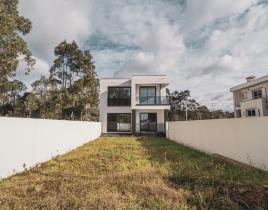 Вилла за 595 000 евро в Эшпинью, Португалия