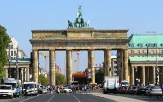 Смотреть видео Жилая недвижимость Германии: такой разный Берлин
