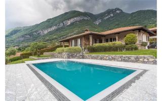 Вилла за 2 400 000 евро у озера Комо, Италия