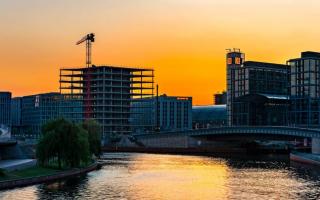 Коммерческая недвижимость за 2 100 000 евро в Берлине, Германия