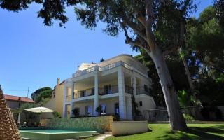 Вилла в Антибе, Франция (цена по запросу)