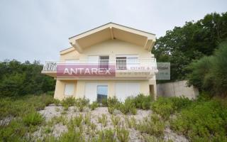 Вилла за 220 000 евро в Игало, Черногория