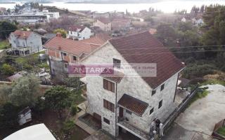 Вилла за 420 000 евро в Тивате, Черногория