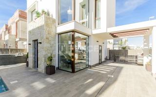 Вилла за 579 000 евро в Рохалесе, Испания