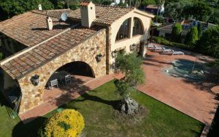 Вилла за 2 550 000 евро в Бланесе, Испания