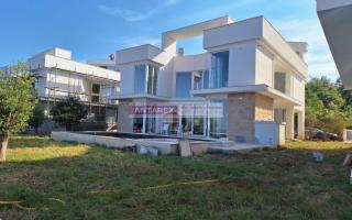 Вилла за 467 000 евро в Кримовице, Черногория