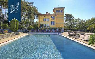 Вилла за 1 950 000 евро в Ареццо, Италия