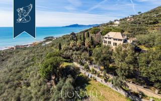 Вилла в Генуе, Италия (цена по запросу)