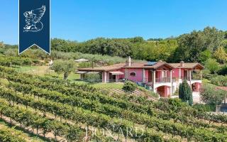 Ферма за 3 000 000 евро в Фано, Италия