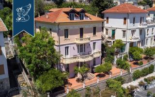 Вилла в Алассио, Италия (цена по запросу)