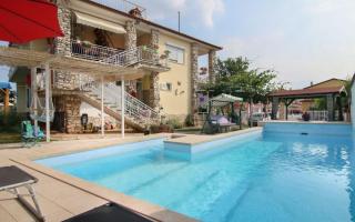 Отель, гостиница за 570 000 евро в Фажане, Хорватия