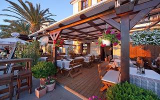 Отель, гостиница за 1 300 000 евро в Рогознице, Хорватия