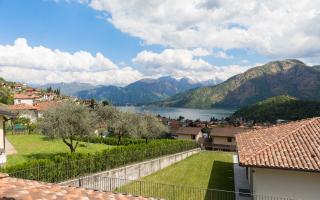 Вилла за 1 650 000 евро у озера Комо, Италия