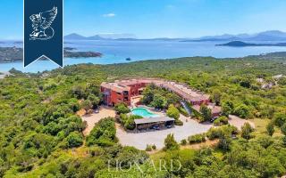 Отель, гостиница в Порто Черво, Италия (цена по запросу)