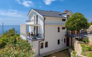 Дом за 832 000 евро в Добра Воде, Черногория