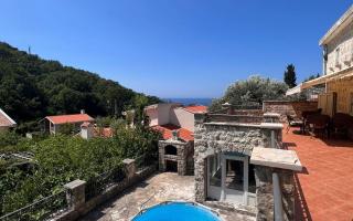 Вилла за 945 000 евро в Режевичах, Черногория