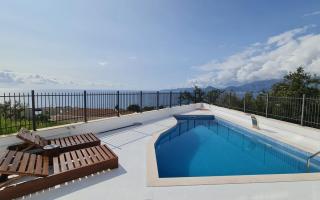 Вилла за 1 575 000 евро в Режевичах, Черногория