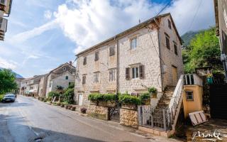 Вилла за 527 000 евро в Прчани, Черногория