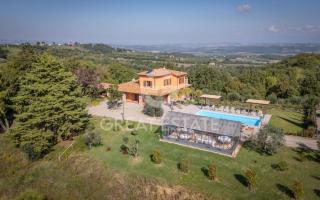 Вилла за 1 250 000 евро в Читта-делла-Пьеве, Италия