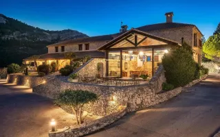 Коммерческая недвижимость за 2 500 000 евро в Барселоне, Испания