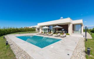 Вилла в Бртонигле, Хорватия (цена по запросу)