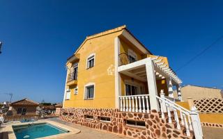 Шале за 235 000 евро в Сан-Мигель де Салинас, Испания