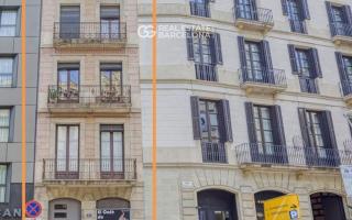 Доходный дом за 2 700 000 евро в Барселоне, Испания