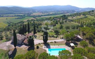 Дом за 1 150 000 евро в Корчано, Италия