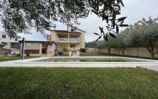 Отель, гостиница за 750 000 евро в Умаге, Хорватия