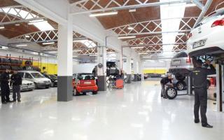 Коммерческая недвижимость за 560 000 евро в Барселоне, Испания