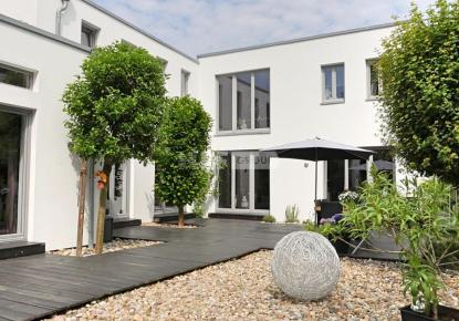 Вилла за 1 890 000 евро во Франкфурте-на-Майне, Германия