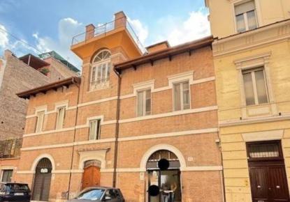Магазин за 1 950 000 евро в Риме, Италия