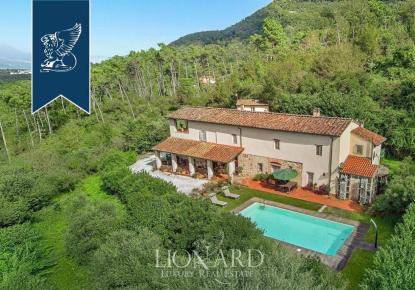 Ферма за 1 400 000 евро в Лукке, Италия