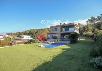 Дом за 1 200 000 евро в Барселоне, Испания