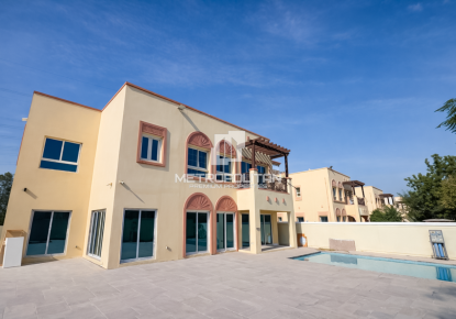 Вилла за 1 938 857 евро в Дубае, ОАЭ