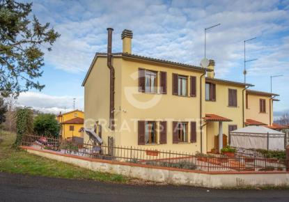 Вилла за 198 000 евро в Фабро, Италия