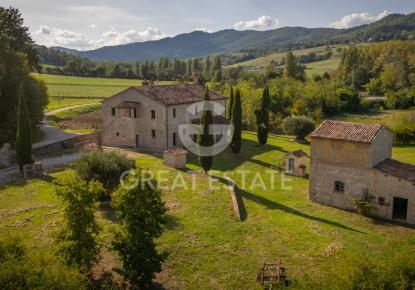 Дом за 690 000 евро в Умбертиде, Италия