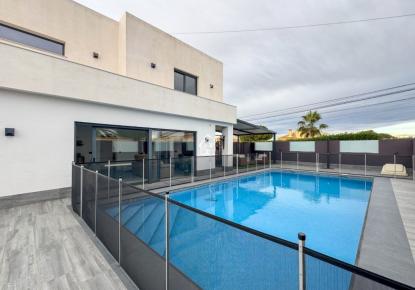 Вилла за 495 000 евро в Торревьехе, Испания