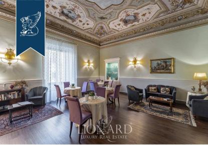 Отель, гостиница за 2 850 000 евро во Флоренции, Италия