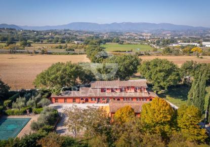 Отель, гостиница за 1 250 000 евро в Сполето, Италия