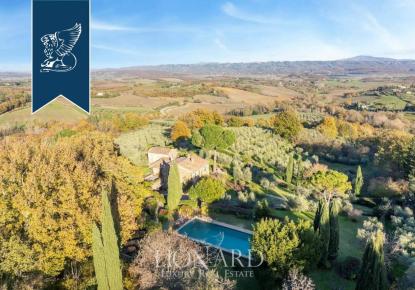 Ферма за 3 400 000 евро в Четоне, Италия