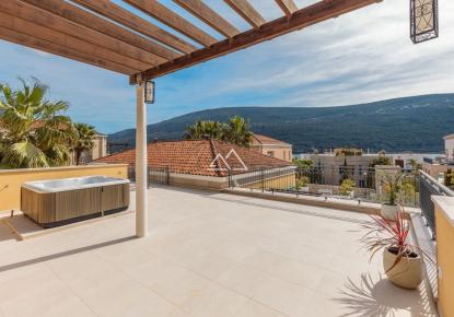 Вилла за 2 790 000 евро в Кумборе, Черногория