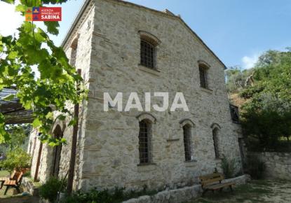 Вилла за 455 000 евро в Риети, Италия