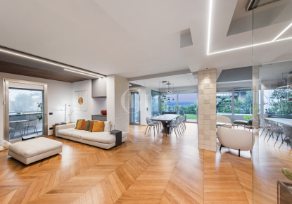 Апартаменты за 1 495 000 евро в Дезенцано-дель-Гарда, Италия