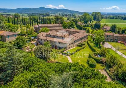 Апартаменты за 295 000 евро в Кортоне, Италия