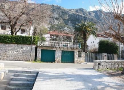 Дом за 920 000 евро в Доброте, Черногория